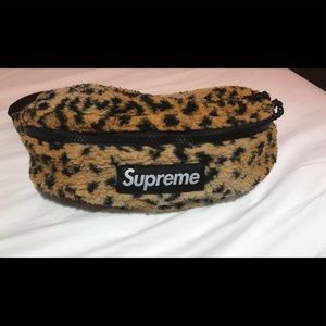 Supreme fleece leopard fannypack..